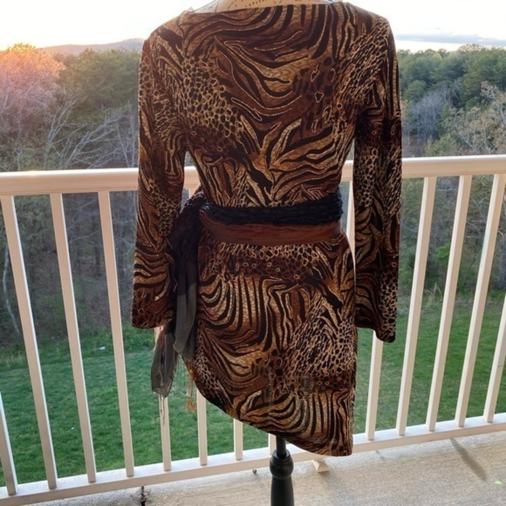 Magic scarf asymmetrical dress. Animal print. Slit